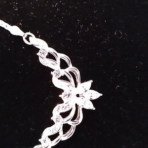 Oggie design 8 inch silver drop necklace